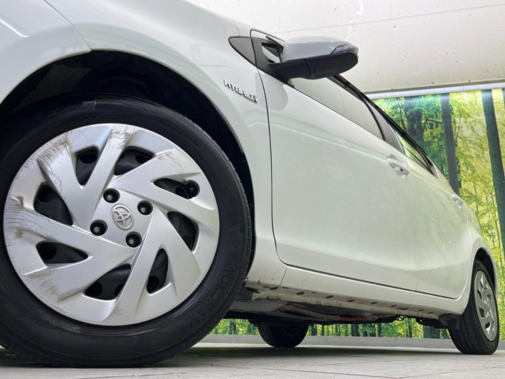 2015 Toyota Aqua DAA-NHP10 (UW-69f0676e094cb)[11]