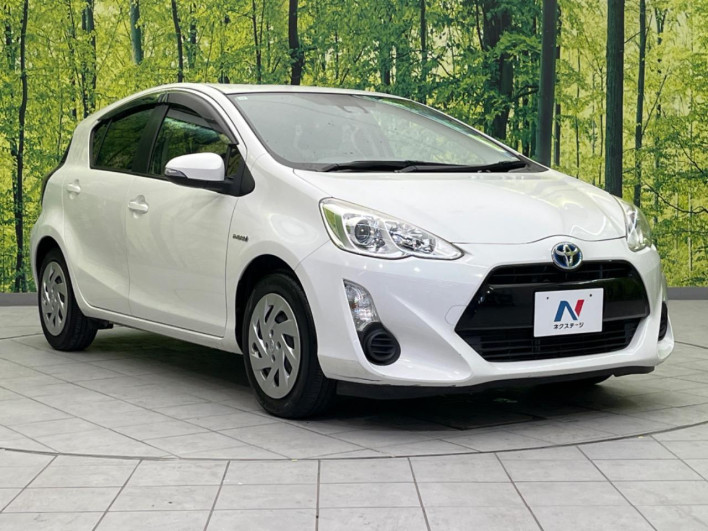 2015 Toyota Aqua DAA-NHP10 (UW-69f0676e094cb)[29]
