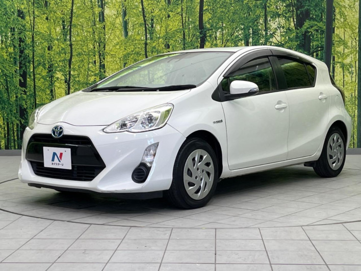 2015 Toyota Aqua DAA-NHP10 (UW-69f0676e094cb)[14]