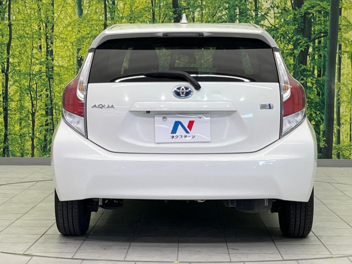 2015 Toyota Aqua DAA-NHP10 (UW-69f0676e094cb)[17]