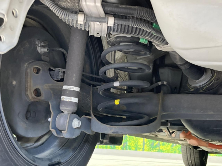 2015 Toyota Aqua DAA-NHP10 (UW-69f0676e094cb)[19]