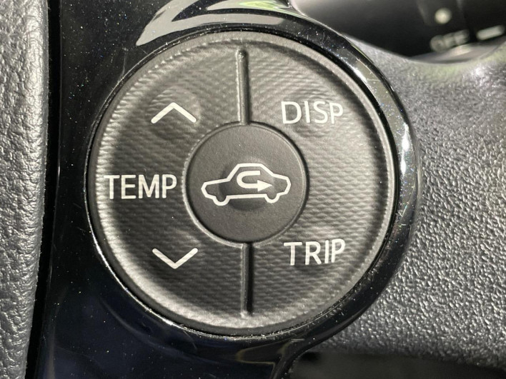 2016 Toyota Aqua DAA-NHP10 (UW-69f0676f93f57)[14]