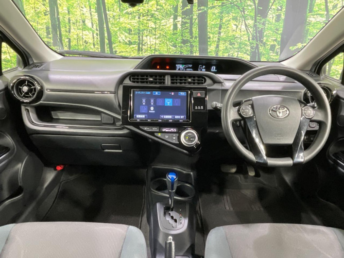 2016 Toyota Aqua DAA-NHP10 (UW-69f0676f93f57)[26]