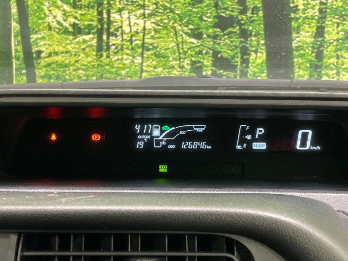 2016 Toyota Aqua DAA-NHP10 (UW-69f0676f93f57)[19]