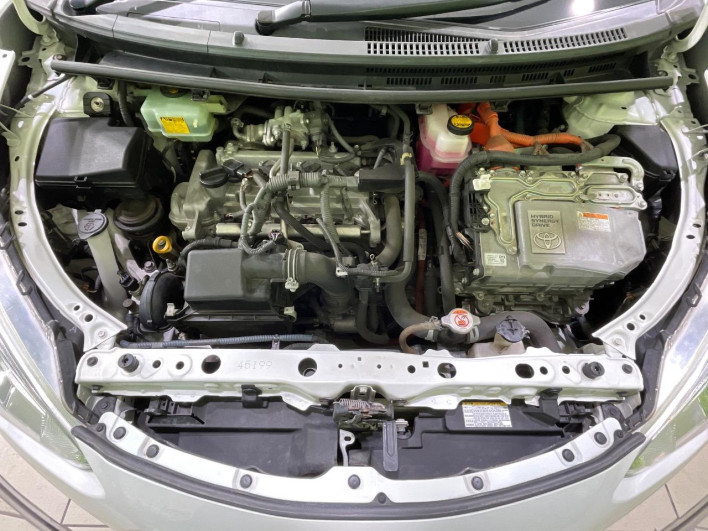 2016 Toyota Aqua DAA-NHP10 (UW-69f0676f93f57)[4]