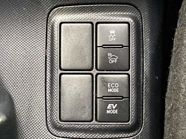 2016 Toyota Aqua DAA-NHP10 (UW-69f0676f93f57)[21]