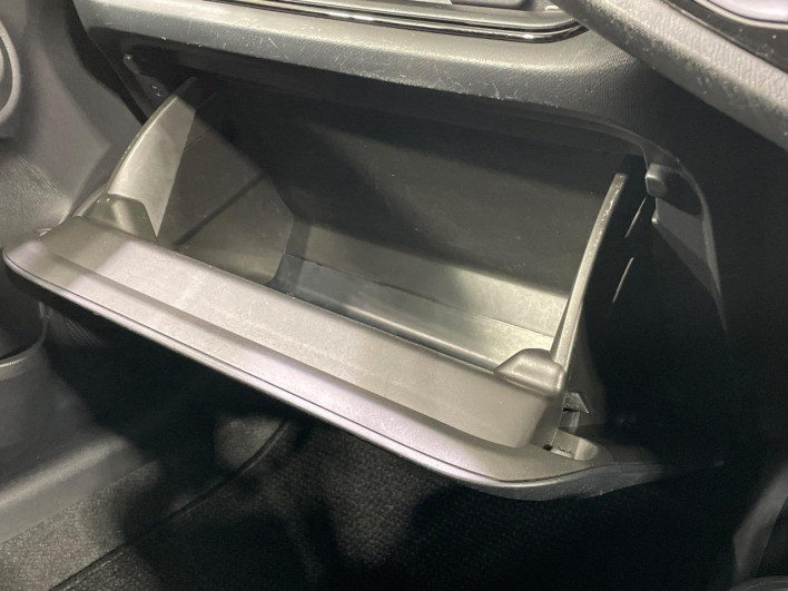 2016 Toyota Aqua DAA-NHP10 (UW-69f0676f93f57)[25]