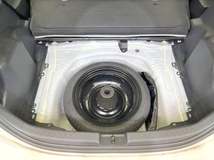 2020 Toyota Aqua 6AA-NHP10 (UW-69f0676fe3003)[24]