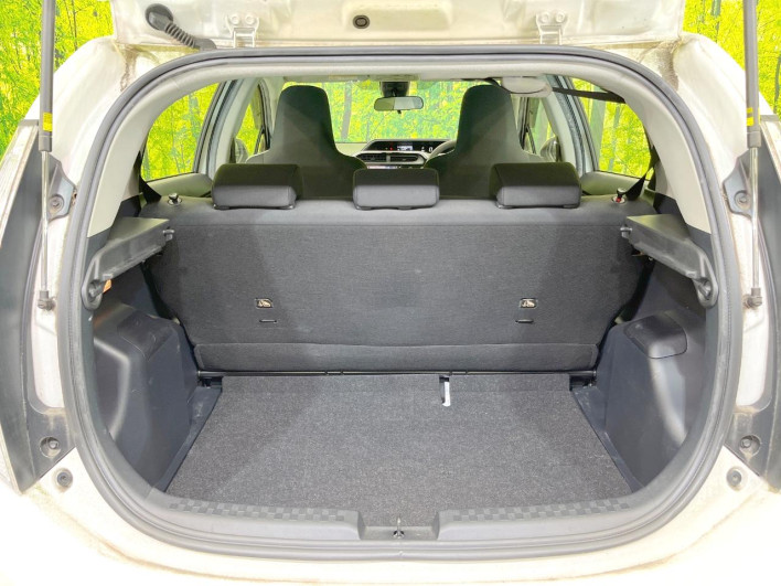 2020 Toyota Aqua 6AA-NHP10 (UW-69f0676fe3003)[26]