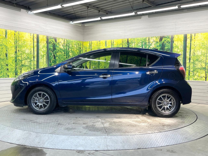 2020 Toyota Aqua 6AA-NHP10 (UW-69f0676fe4365)[14]