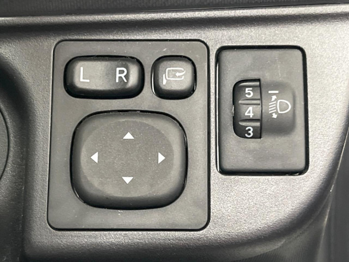 2021 Toyota Aqua 6AA-NHP10 (UW-69f0676fed25b)[18]