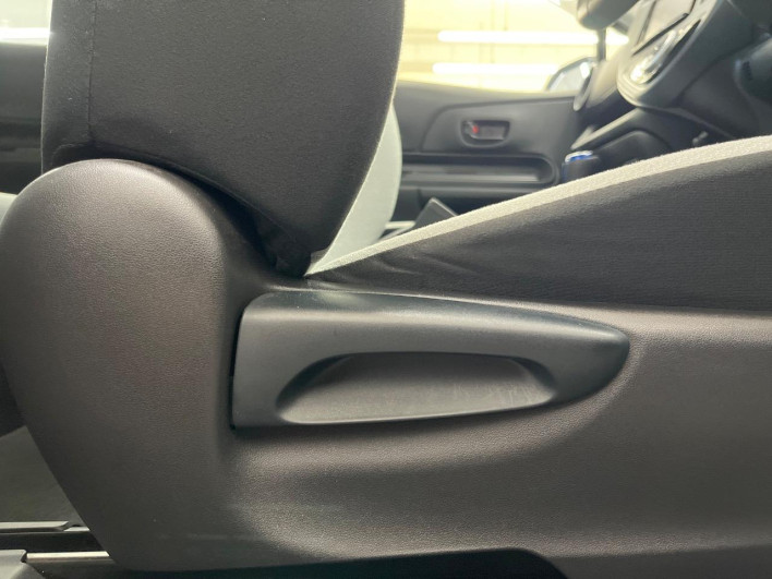 2021 Toyota Aqua 6AA-NHP10 (UW-69f0676fed25b)[15]