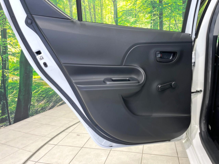 2021 Toyota Aqua 6AA-NHP10 (UW-69f06771f23c3)[7]