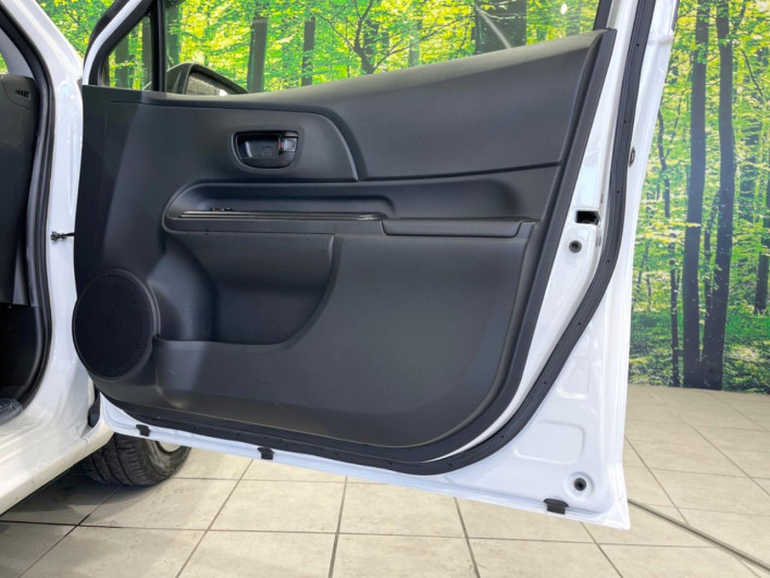 2021 Toyota Aqua 6AA-NHP10 (UW-69f06771f23c3)[5]