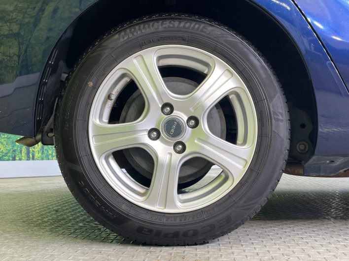 2017 Toyota Aqua DAA-NHP10 (UW-69f0677228867)[14]