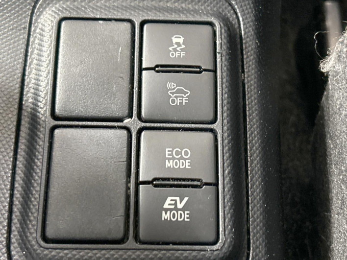 2017 Toyota Aqua DAA-NHP10 (UW-69f0677239157)[28]