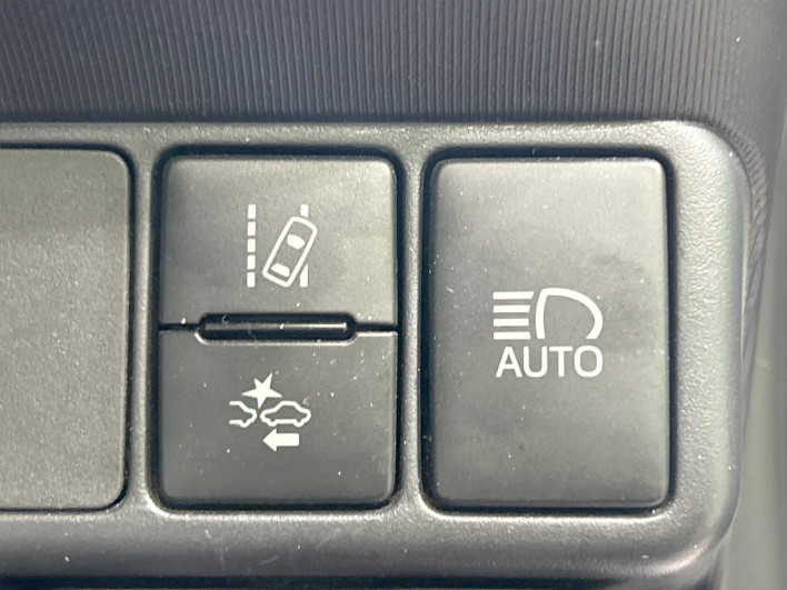 2017 Toyota Aqua DAA-NHP10 (UW-69f0677239157)[18]