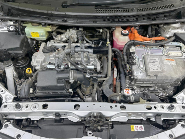 2017 Toyota Aqua DAA-NHP10 (UW-69f0677239157)[4]