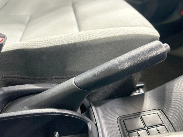 2017 Toyota Aqua DAA-NHP10 (UW-69f0677239157)[27]