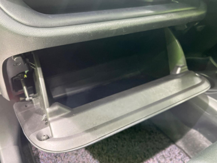 2017 Toyota Aqua DAA-NHP10 (UW-69f067723f654)[6]