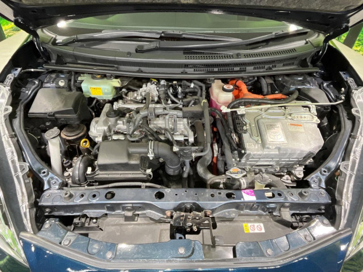 2017 Toyota Aqua DAA-NHP10 (UW-69f067723f654)[21]