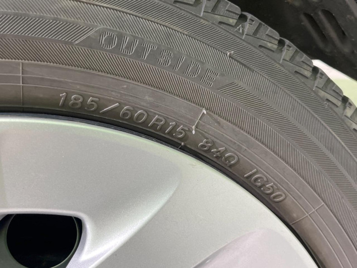 2017 Toyota Aqua DAA-NHP10 (UW-69f067723f654)[17]