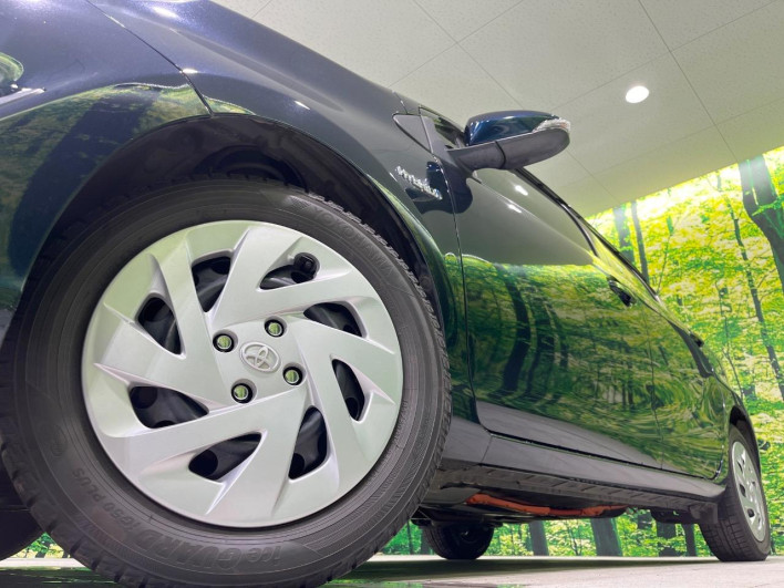 2017 Toyota Aqua DAA-NHP10 (UW-69f067723f654)[15]