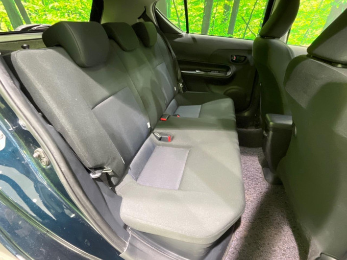 2017 Toyota Aqua DAA-NHP10 (UW-69f067723f654)[10]