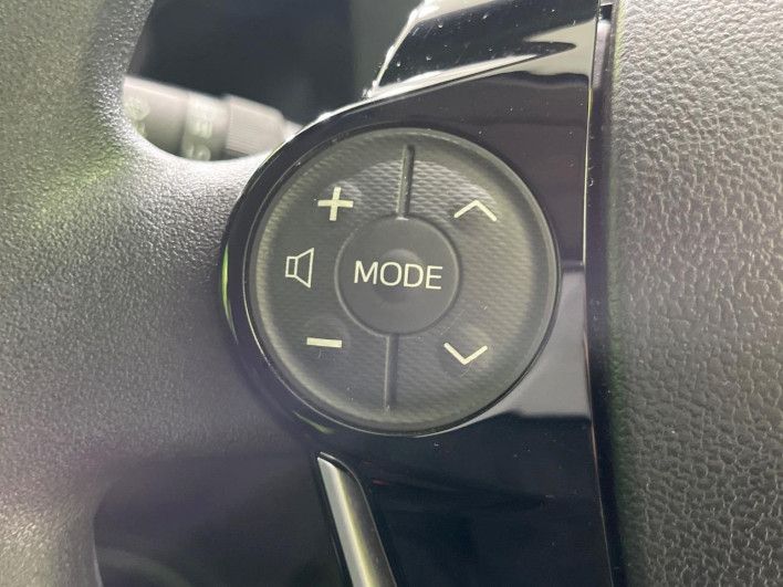 2017 Toyota Aqua DAA-NHP10 (UW-69f067723f654)[29]