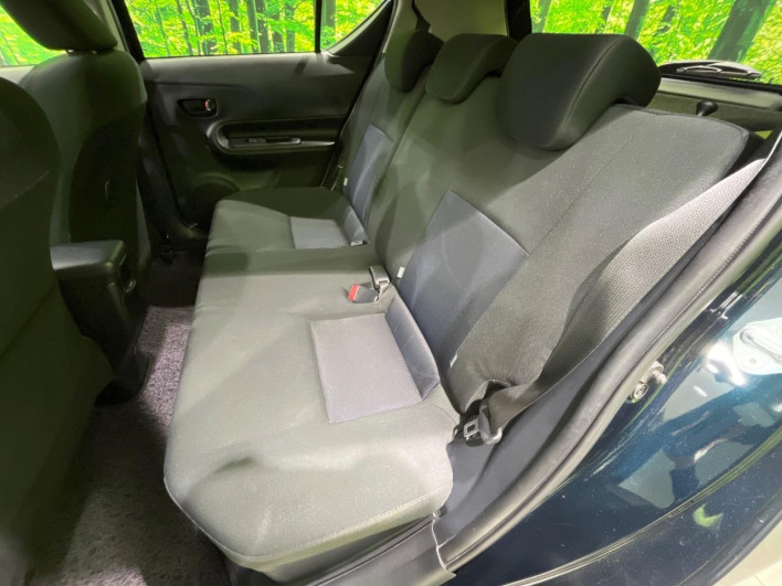 2017 Toyota Aqua DAA-NHP10 (UW-69f067723f654)[8]