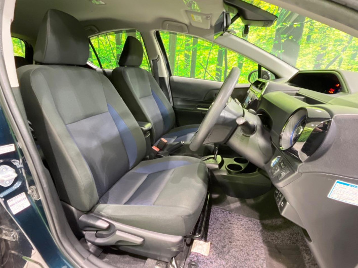 2017 Toyota Aqua DAA-NHP10 (UW-69f067723f654)[11]