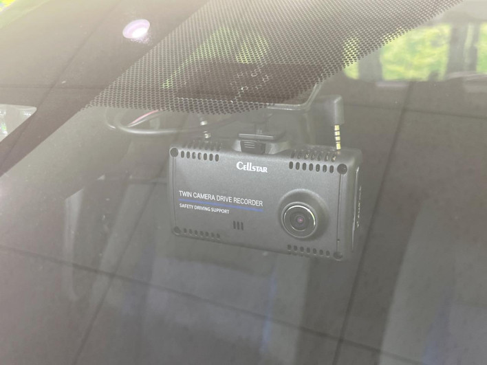 2017 Toyota Aqua DAA-NHP10 (UW-69f067723f654)[19]