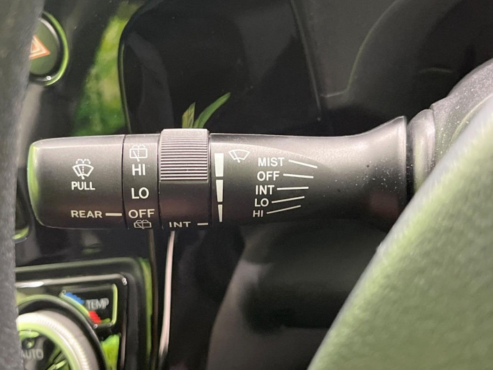 2017 Toyota Aqua DAA-NHP10 (UW-69f067723f654)[27]