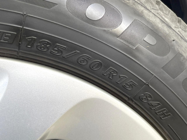 2018 Toyota Aqua DAA-NHP10 (UW-69f06773e3b40)[7]