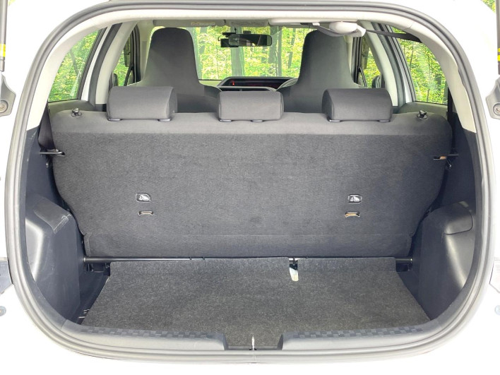 2018 Toyota Aqua DAA-NHP10 (UW-69f06773e3b40)[25]