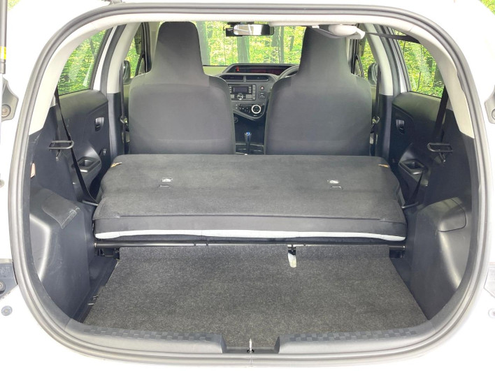 2018 Toyota Aqua DAA-NHP10 (UW-69f06773e3b40)[26]