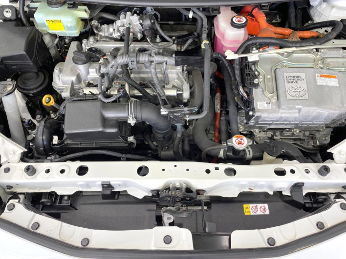 2018 Toyota Aqua DAA-NHP10 (UW-69f06773e3b40)[5]