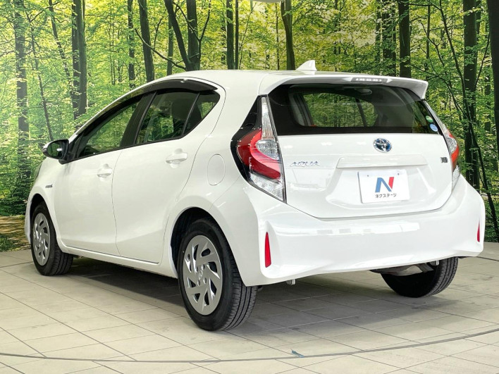 2018 Toyota Aqua DAA-NHP10 (UW-69f06773e3b40)[29]