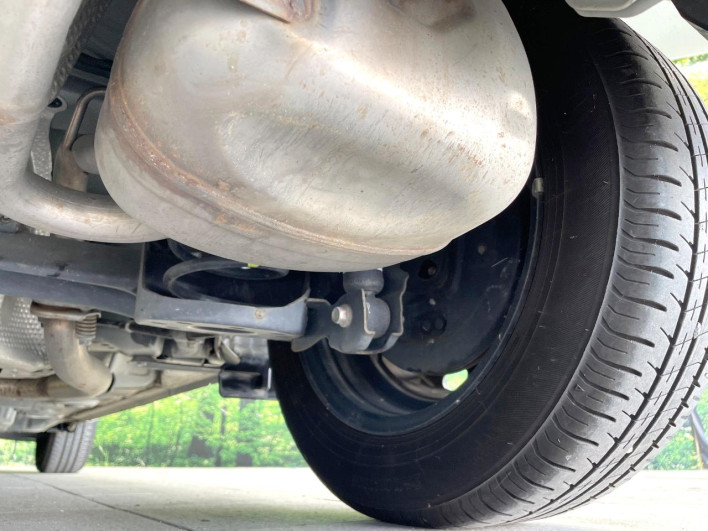 2018 Toyota Aqua DAA-NHP10 (UW-69f06773e3b40)[21]