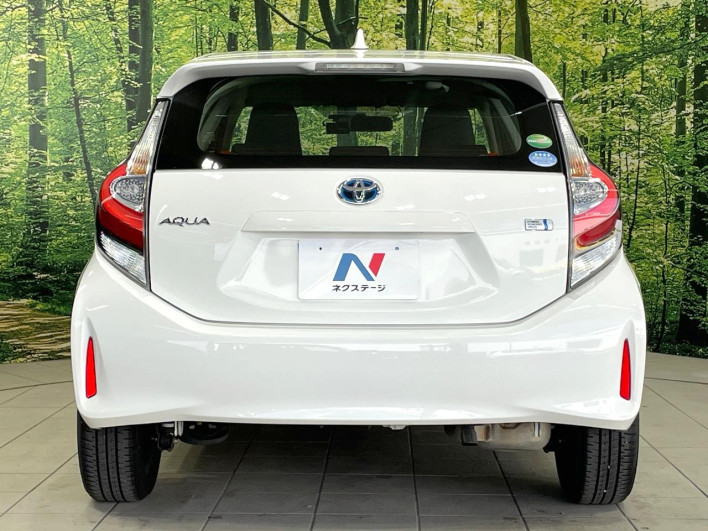 2018 Toyota Aqua DAA-NHP10 (UW-69f06773e3b40)[19]