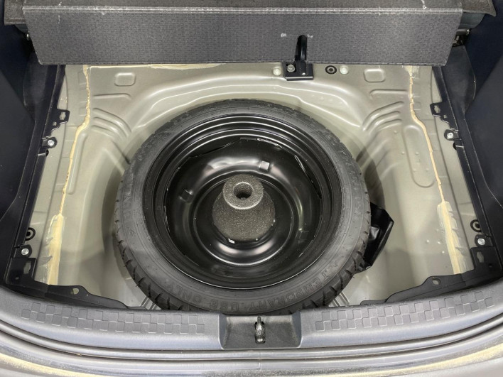 2018 Toyota Aqua DAA-NHP10 (UW-69f0677414486)[26]