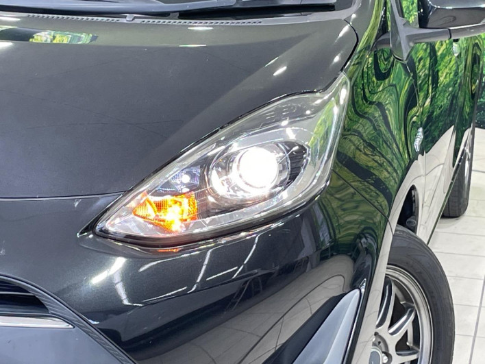 2018 Toyota Aqua DAA-NHP10 (UW-69f0677414486)[15]