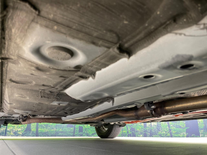 2018 Toyota Aqua DAA-NHP10 (UW-69f0677414486)[11]