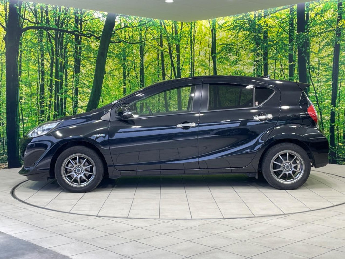 2018 Toyota Aqua DAA-NHP10 (UW-69f0677414486)[18]