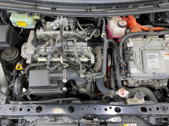 2018 Toyota Aqua DAA-NHP10 (UW-69f0677414486)[25]