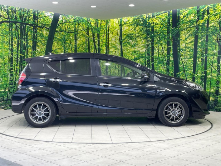 2018 Toyota Aqua DAA-NHP10 (UW-69f0677414486)[22]