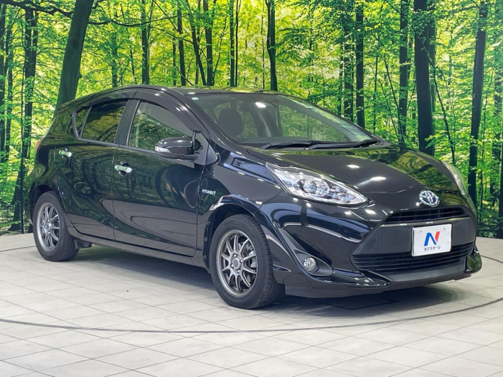 2018 Toyota Aqua DAA-NHP10 (UW-69f0677414486)[23]