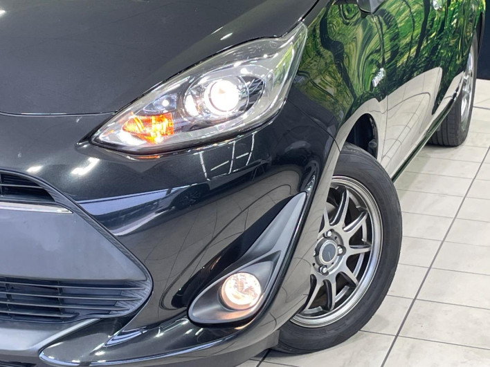 2018 Toyota Aqua DAA-NHP10 (UW-69f0677414486)[16]