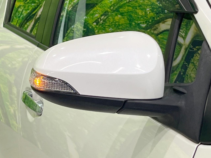 2018 Toyota Aqua DAA-NHP10 (UW-69f067746624e)[12]