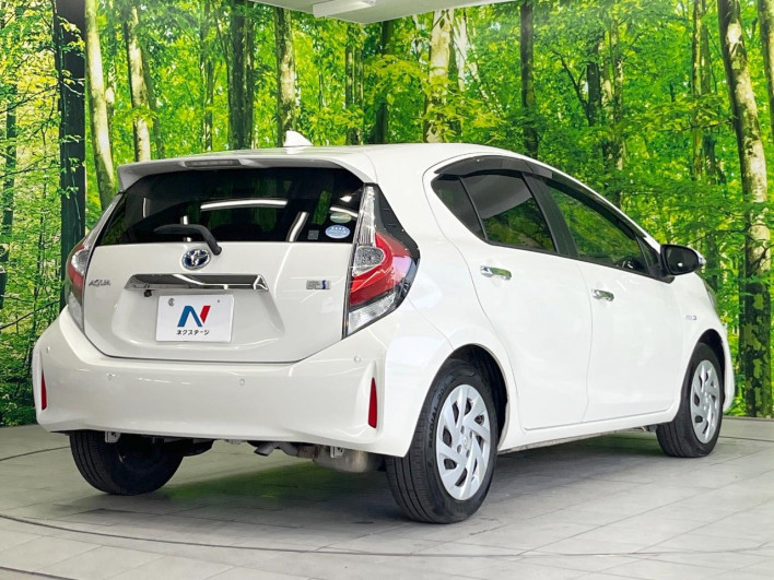 2018 Toyota Aqua DAA-NHP10 (UW-69f067746624e)[8]